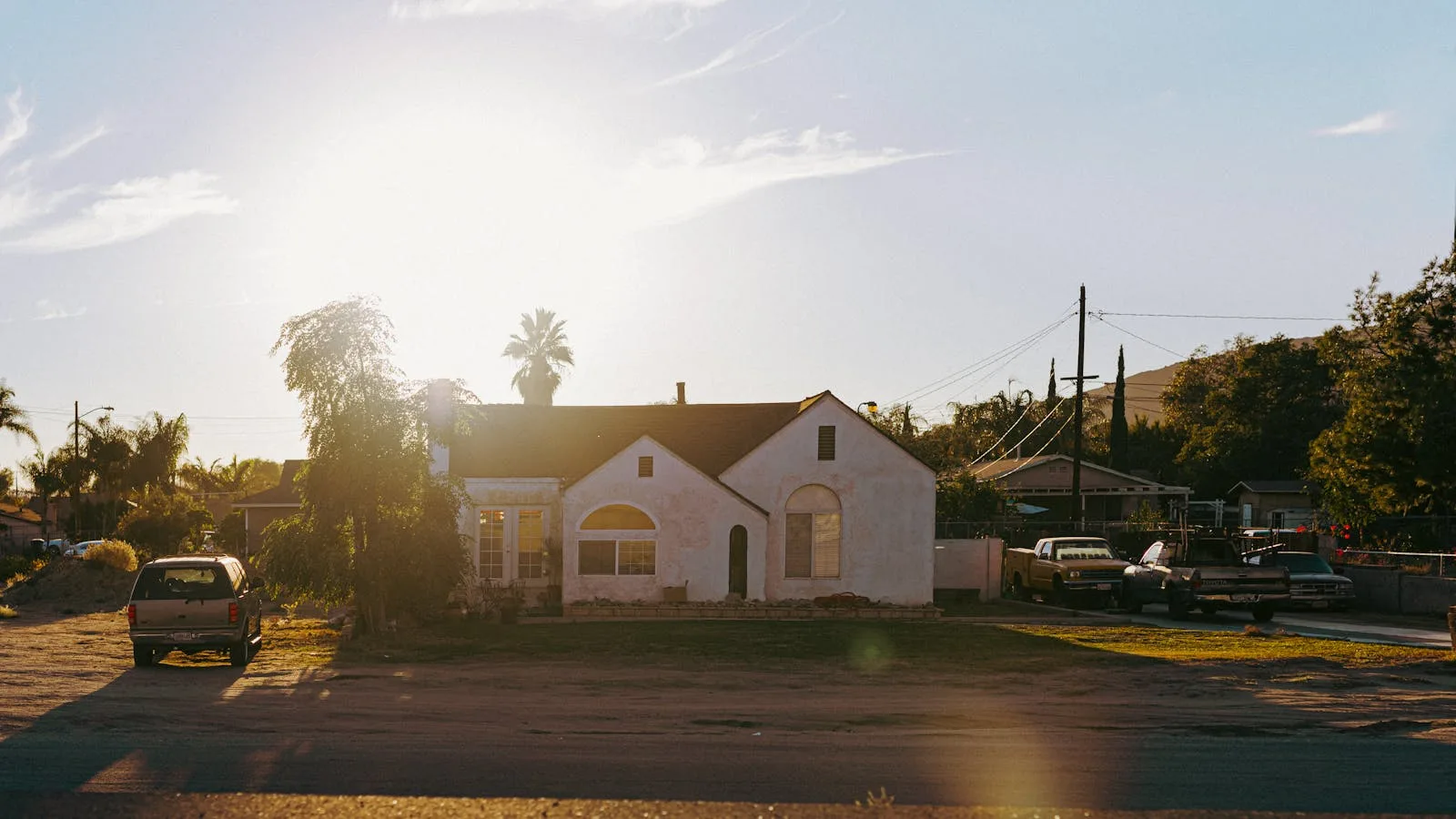 New-build stucco homes — Zippy Scoop serves Blossom Rock dog owners in Apache Junction